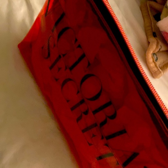 Victoria’s Secret read cosmetic bag - Picture 4 of 6